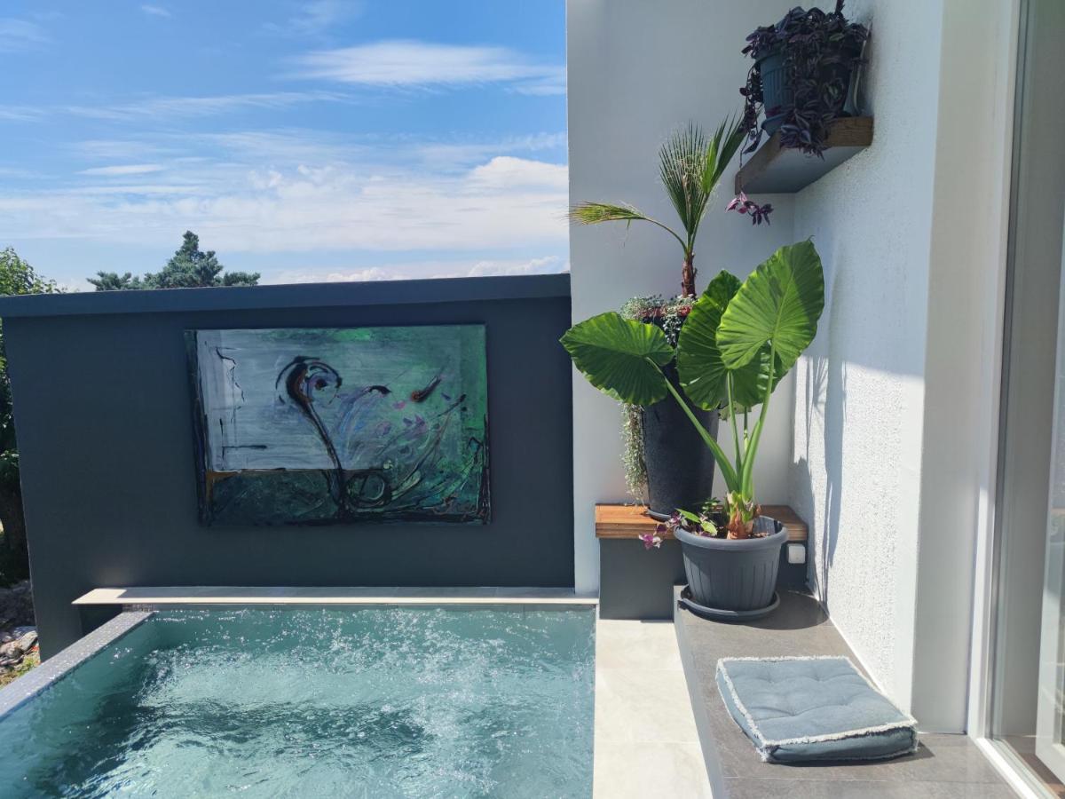 Art Gallery House With A Small Relaxing Pool Crikvenica Esterno foto
